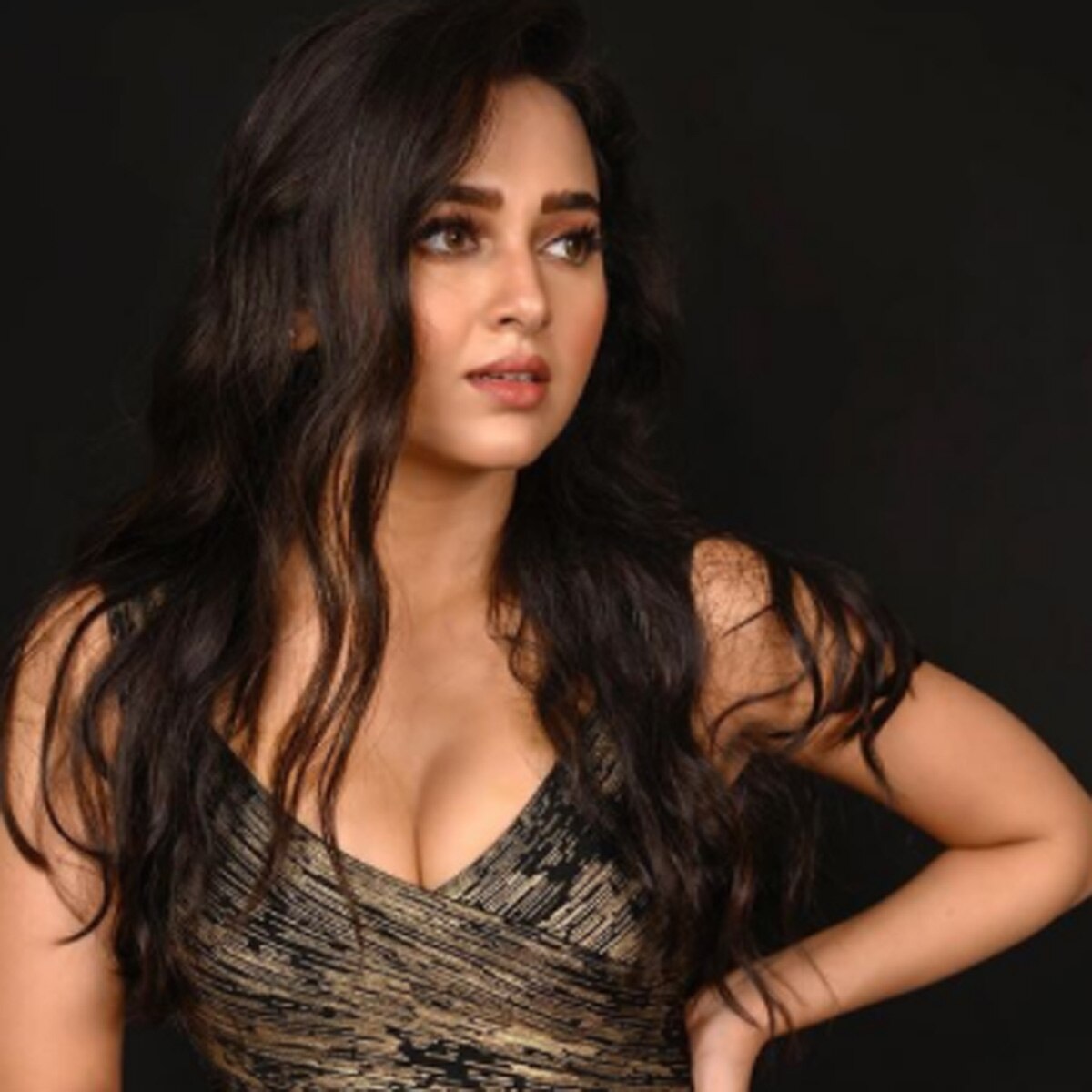  तेजस्विनी प्रकाश