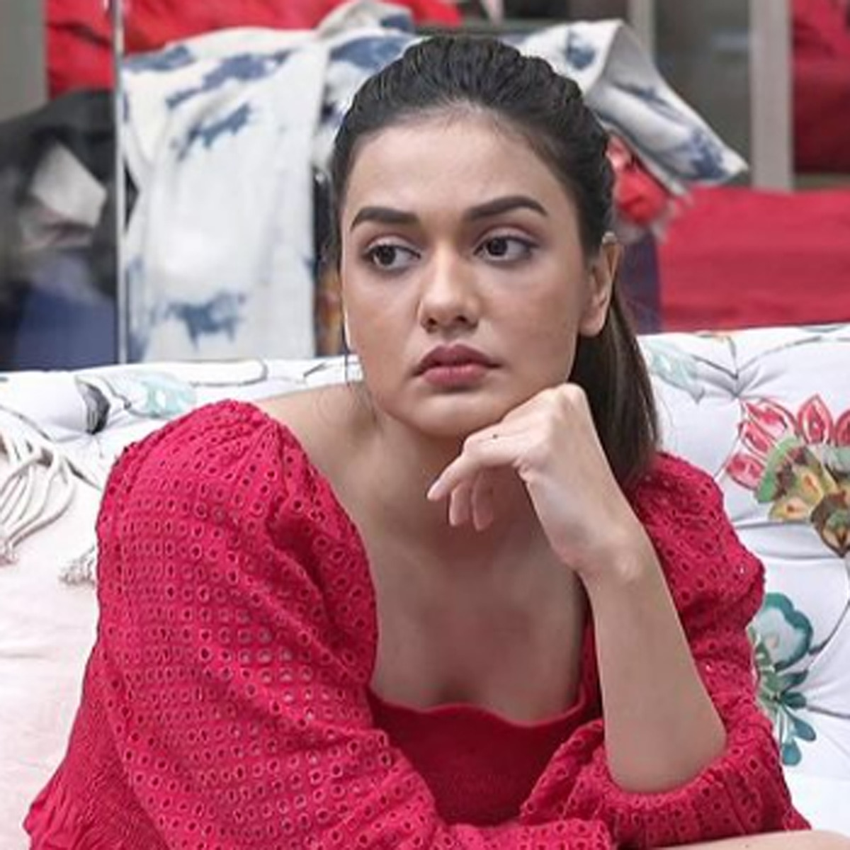 दिव्या अग्रवाल