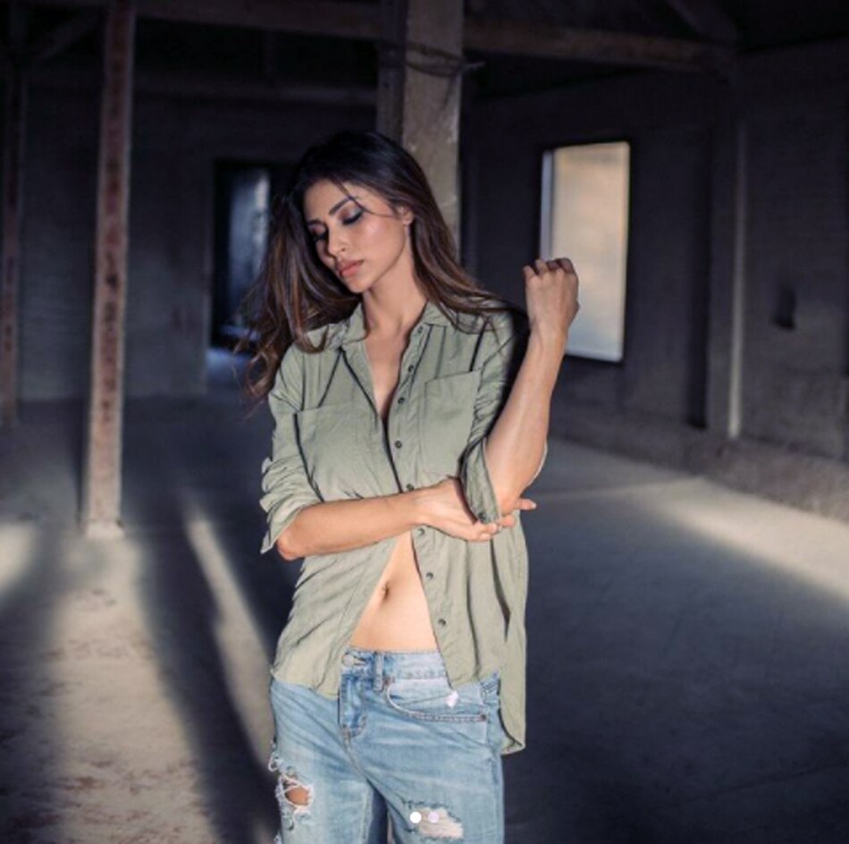 मौनी रॉय