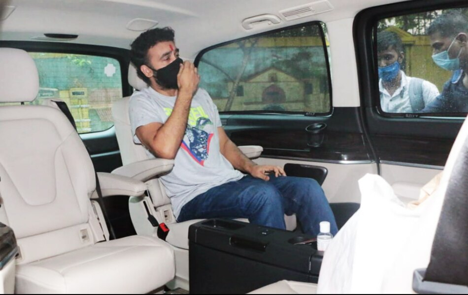 Raj Kundra को मिली जमानत, जेल से बाहर निकलने के बाद की सामने आई तस्वीरें 3 My Bharat News - Article 6 55