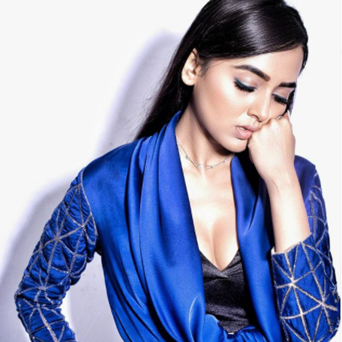  तेजस्विनी प्रकाश