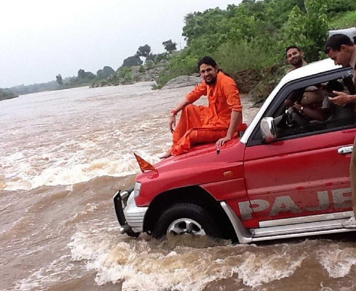 चोरी का आरोप