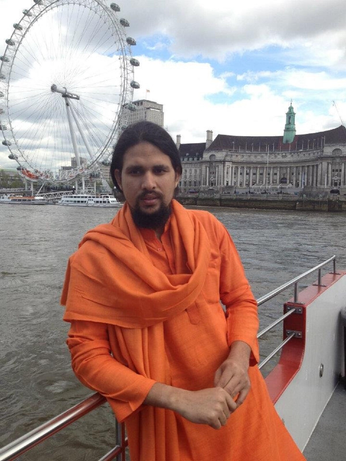 विदेश यात्राएं