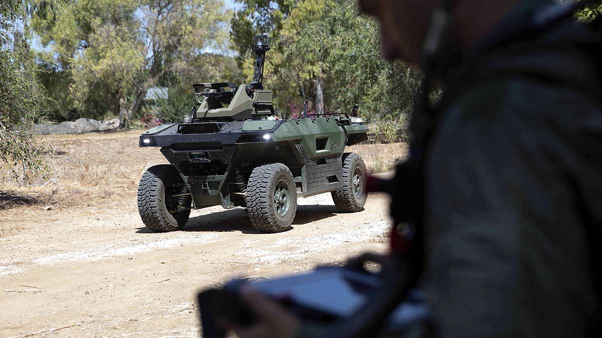  Israel armed combat robots