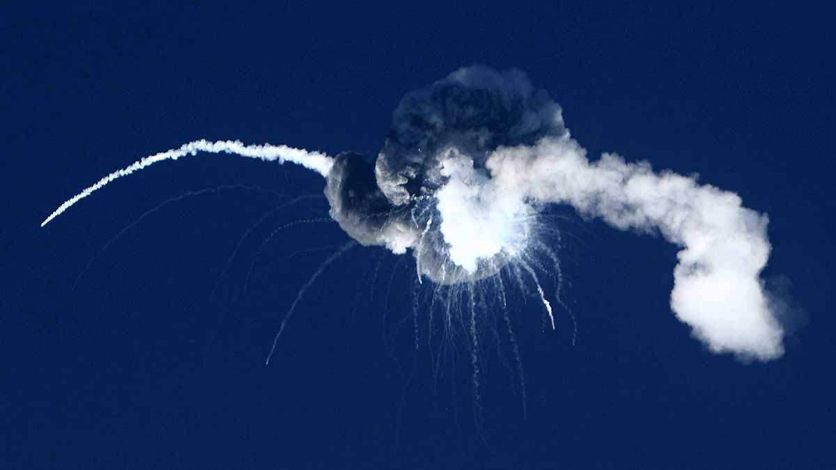 100 Foot Firefly Rocket Blown 