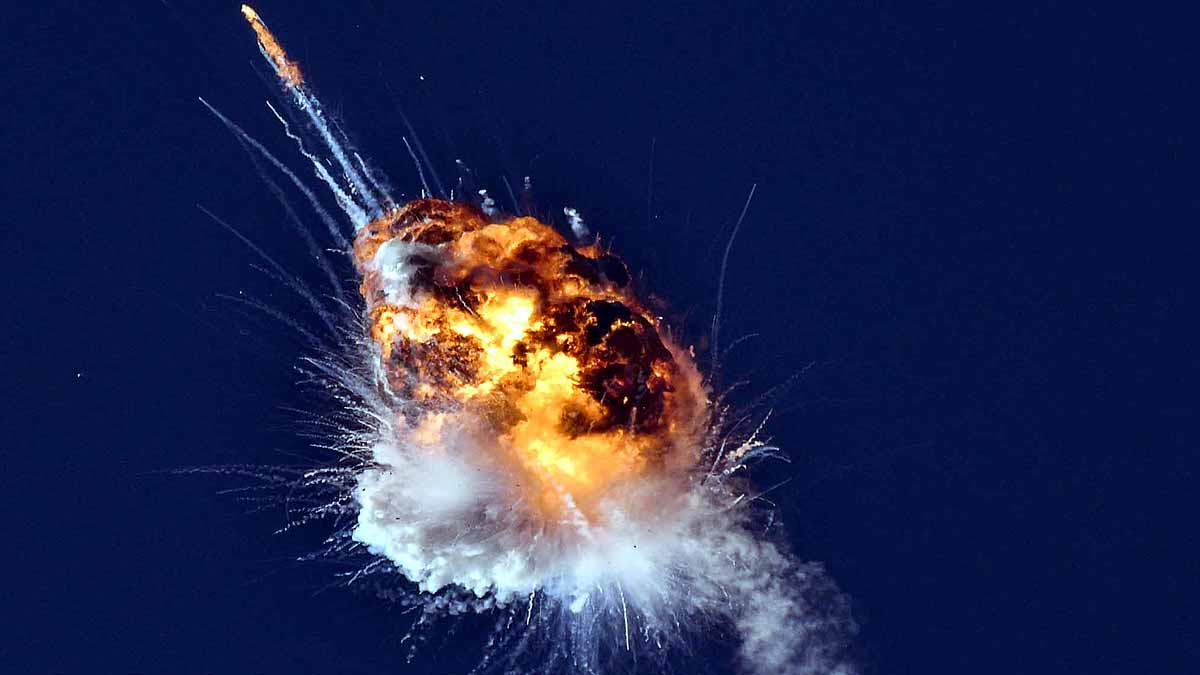 100 Foot Firefly Rocket Blown 