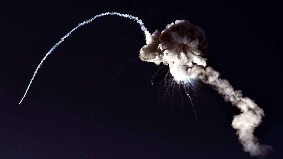 100 Foot Firefly Rocket Blown 