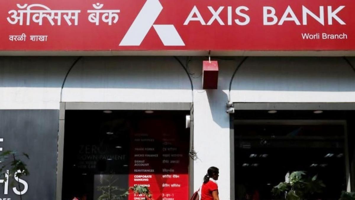 Axis बैंक ने LGBT समुदाय को कई सुविधाएं (फाइल फोटो: Reuters) 