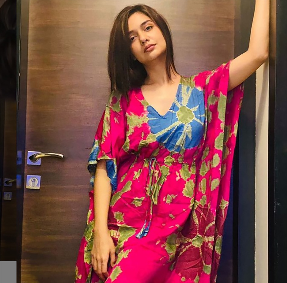 दिव्या अग्रवाल 