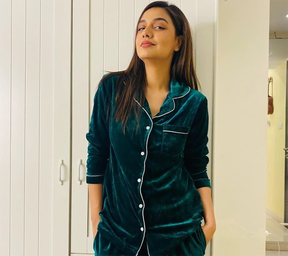 दिव्या अग्रवाल 