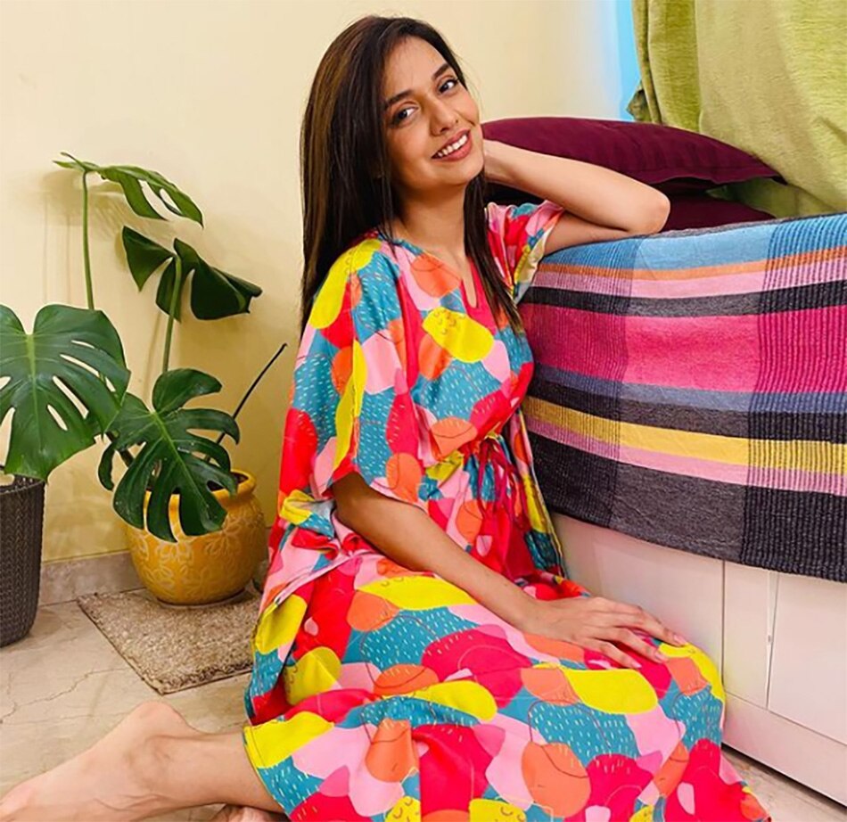 दिव्या अग्रवाल 