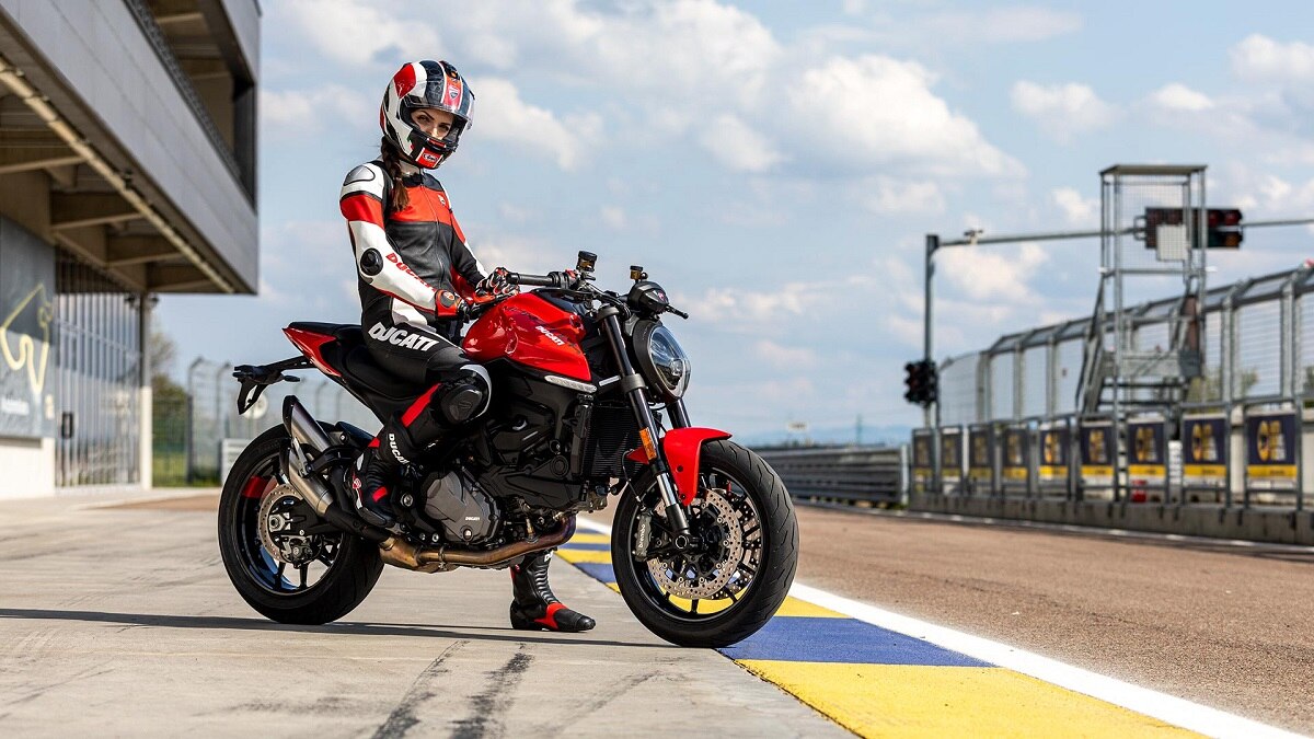 कम कर सकते हैं Ducati Monster की सीट हाइट