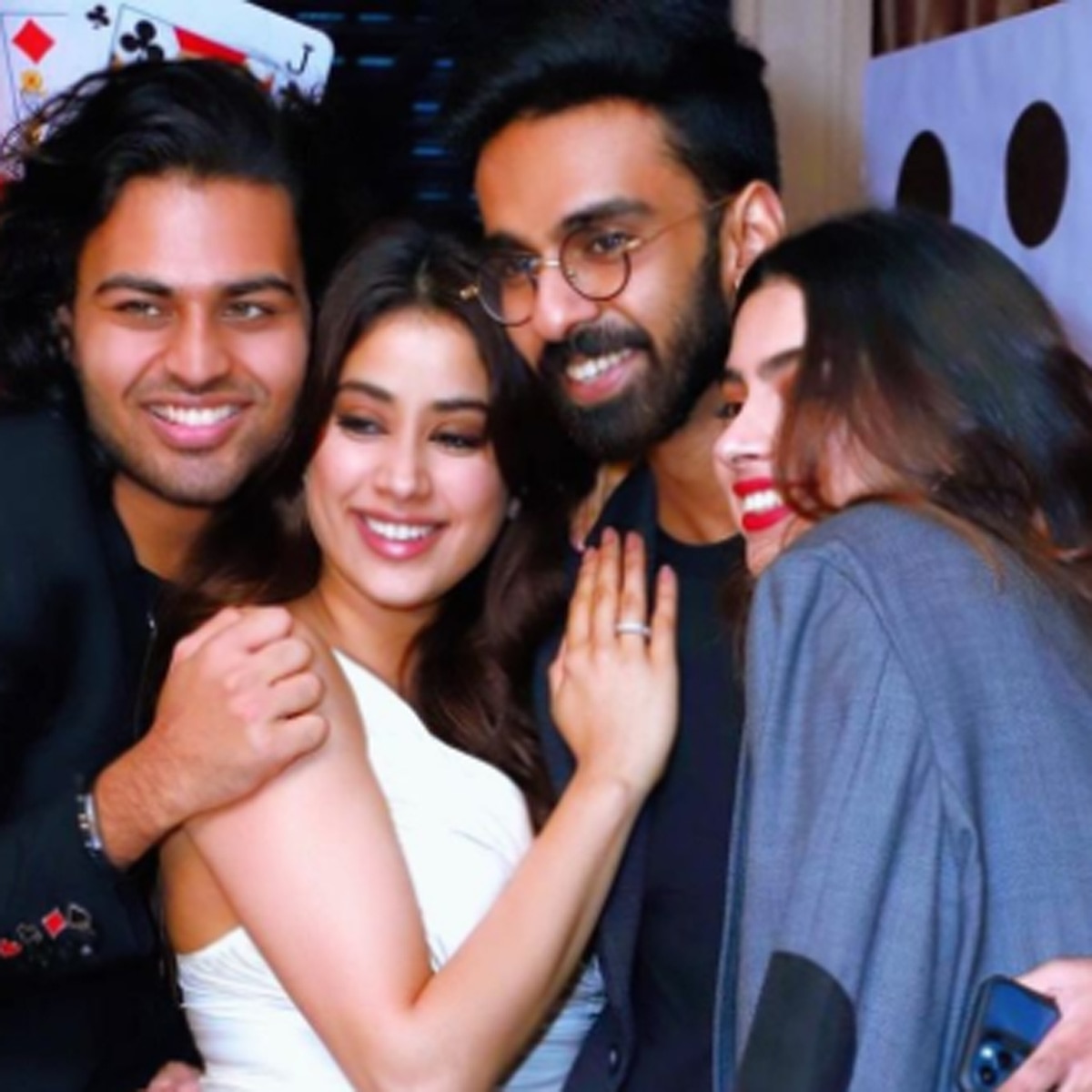 जाह्नवी कपूर-अक्षत रंजन 