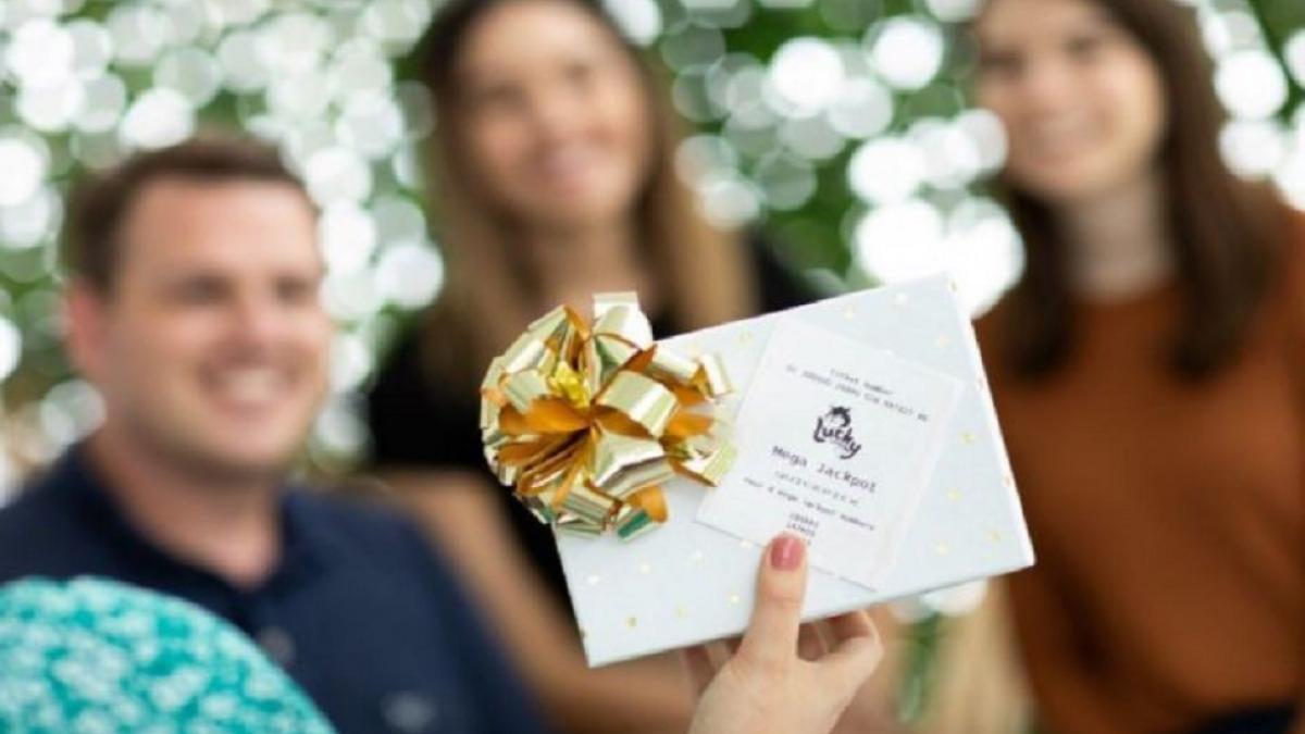 मुफ्त के लॉटरी टिकट से जीता करोड़ों रुपये