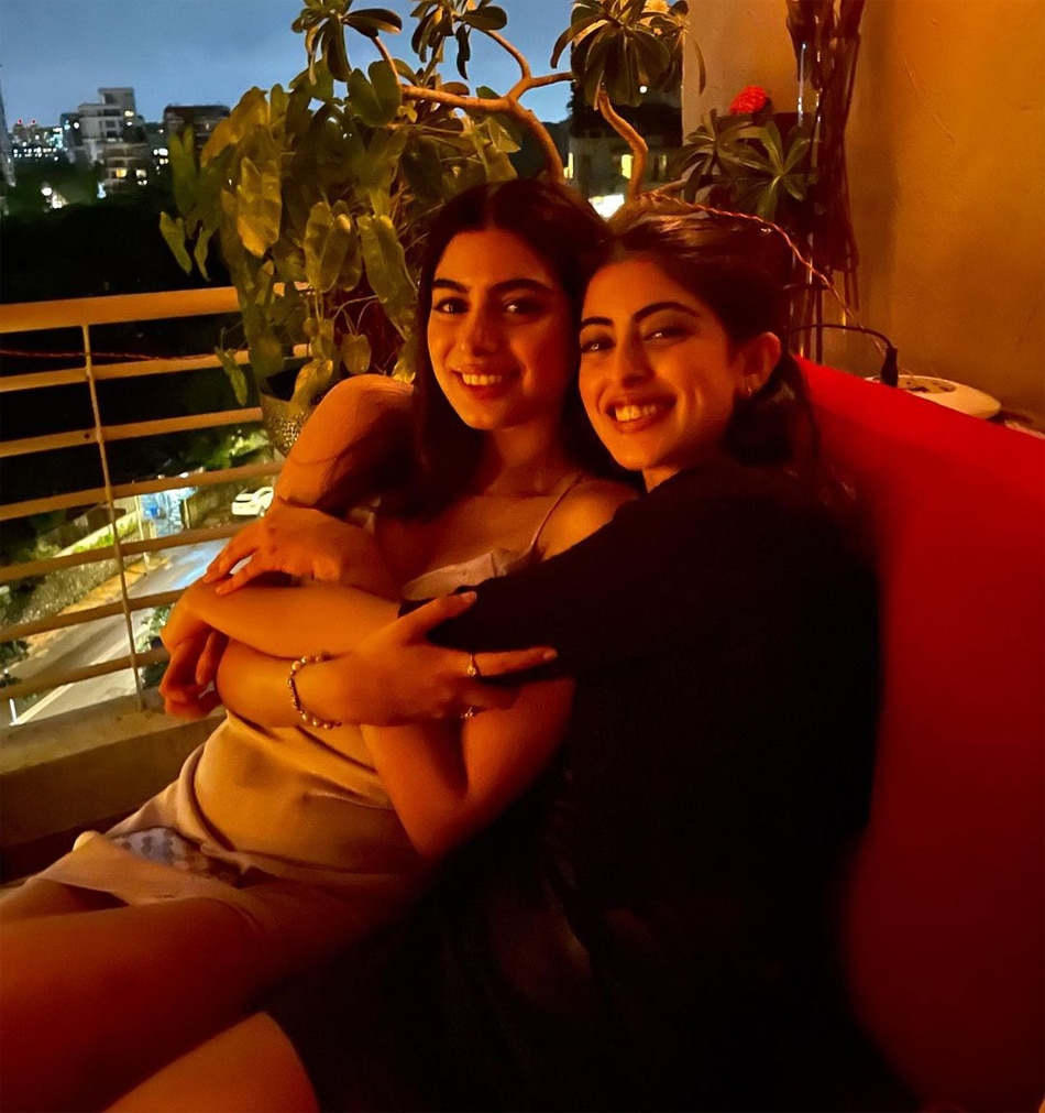 नव्या नवेली नंदा और खुशी कपूर 