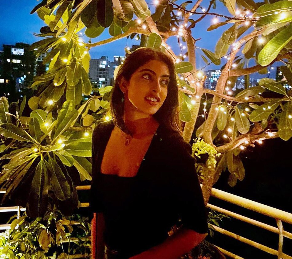 नव्या नवेली नंदा