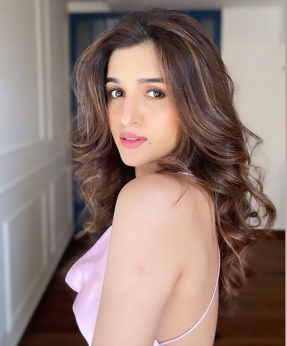 निधि शाह