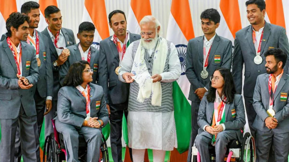 PM Modi with indian contingent