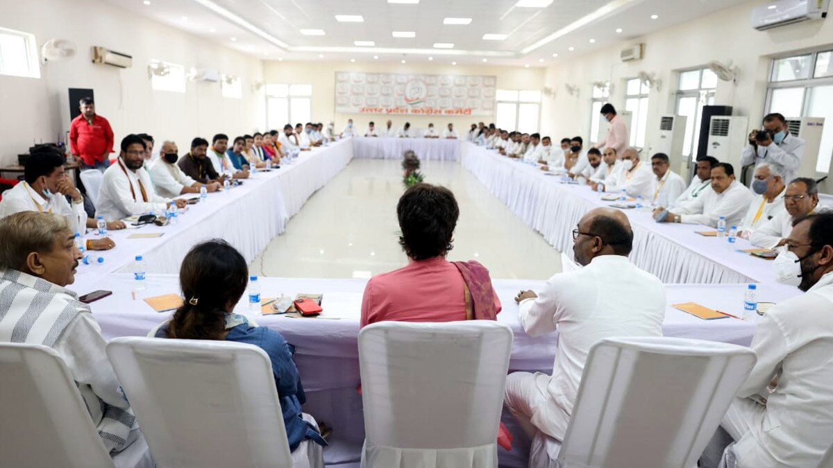 Priyanka Gandhi Congress photo session
