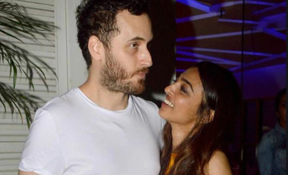 हसबेंड संग राधिका आप्टे