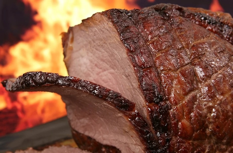 बारिश में नुकसान देंगी खाने की ये 8 चीजें