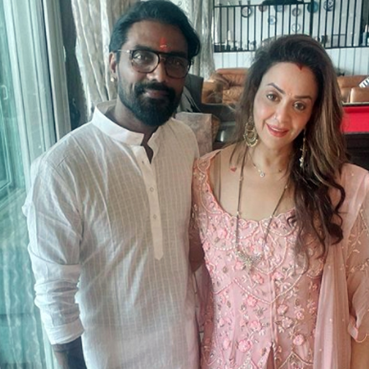 रेमो डिसूजा अपनी पत्नी Lizelle के साथ 