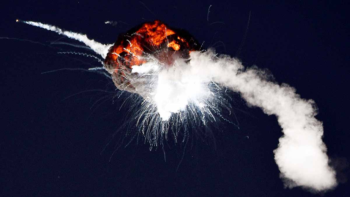 100 Foot Firefly Rocket Blown 