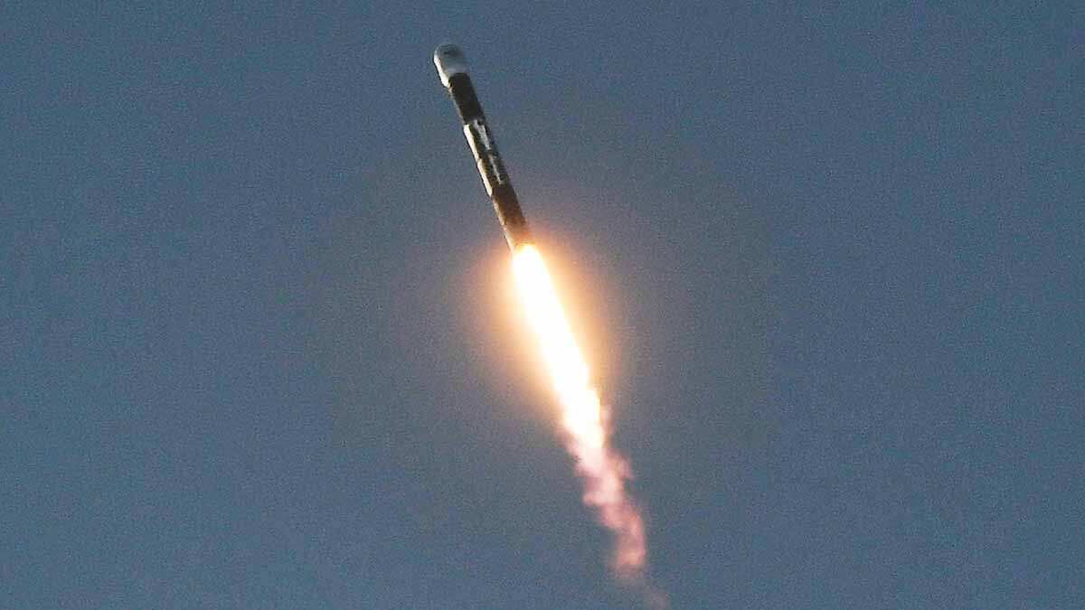 100 Foot Firefly Rocket Blown 