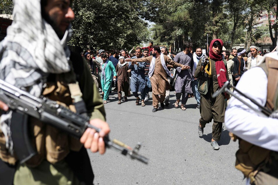 Afghanistan Woman Gun