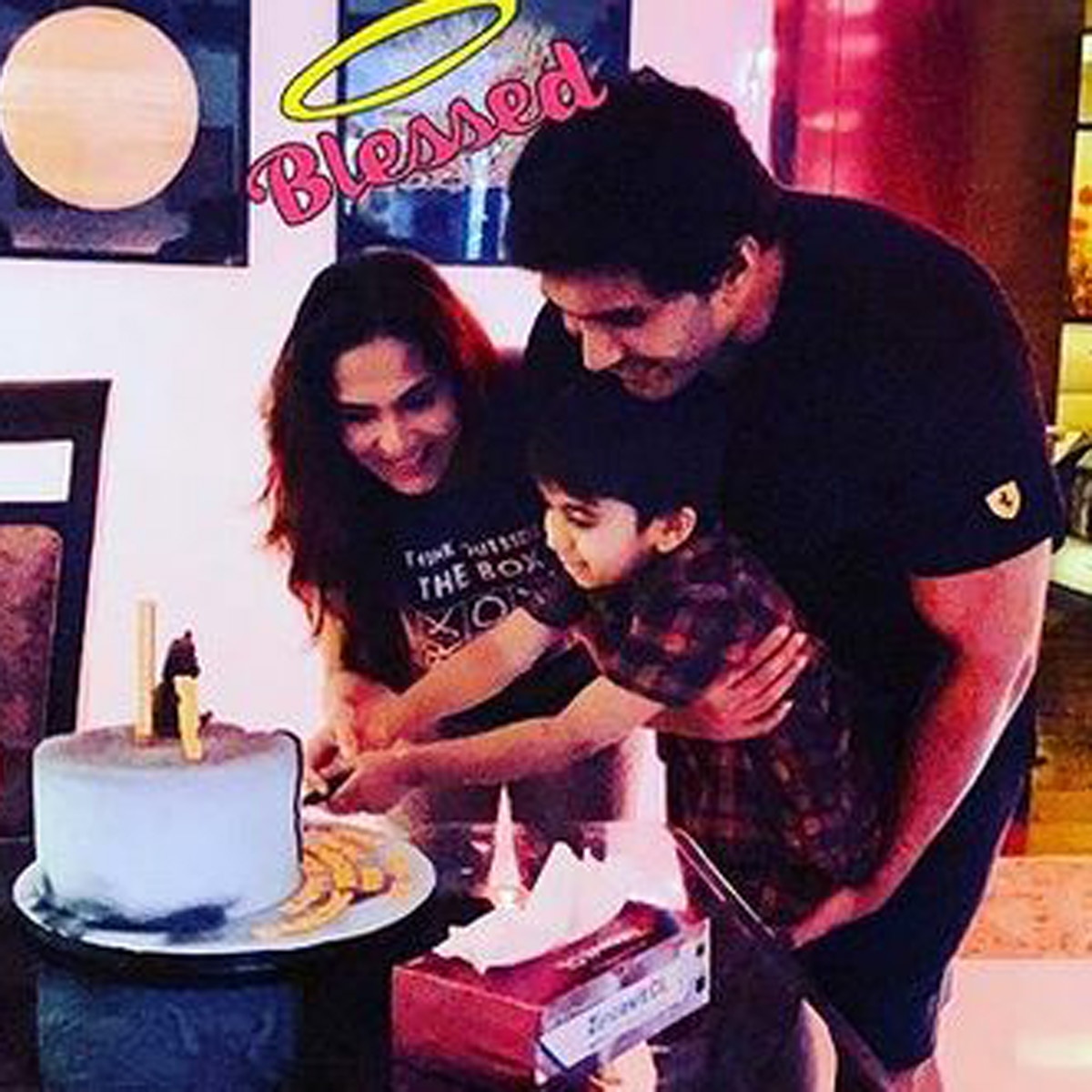 फैमिली संग सौंदर्या