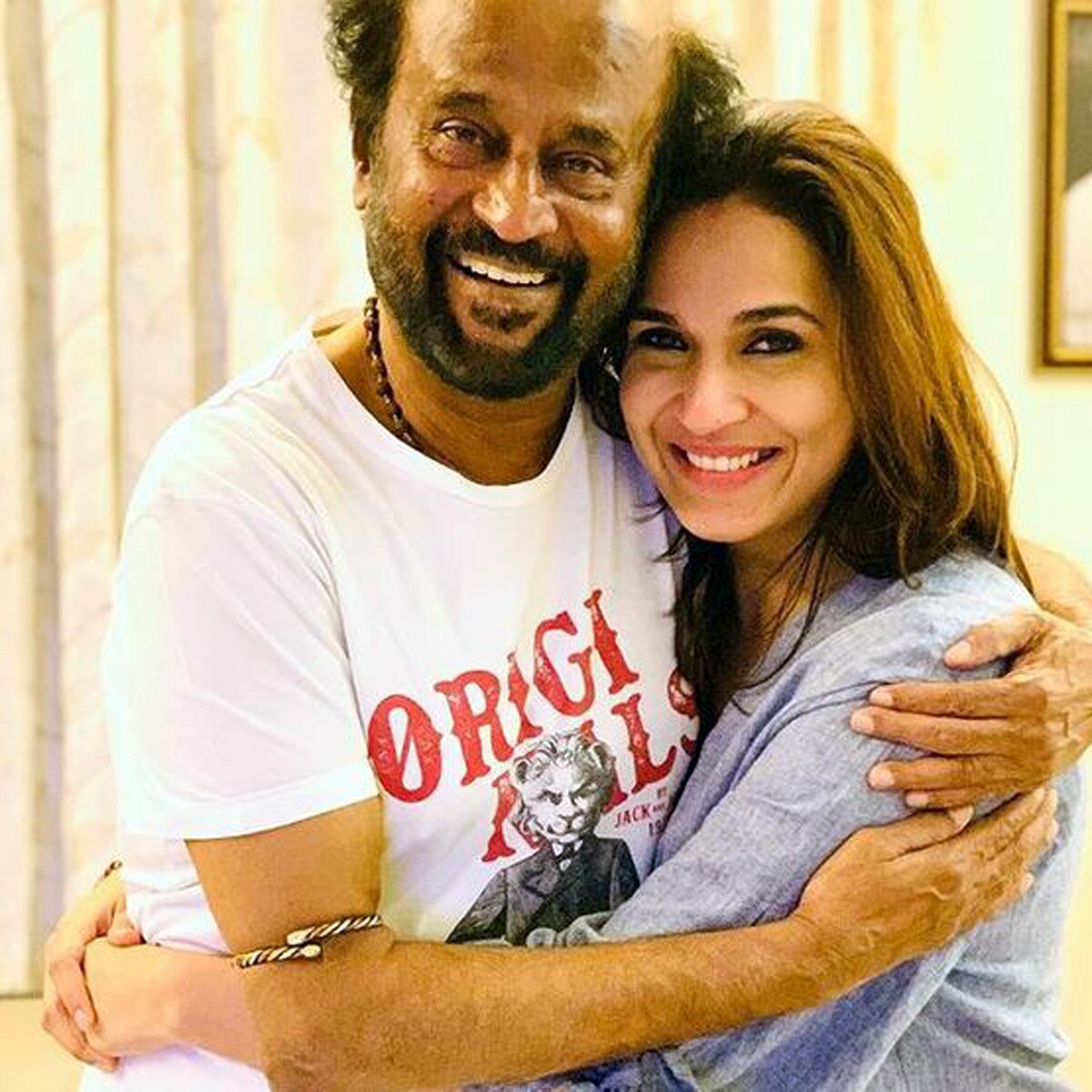 पिता रजनीकांत संग सौंदर्या