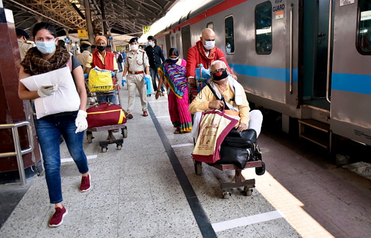 सीनियर सिटीजन्स को परेशानी होती है