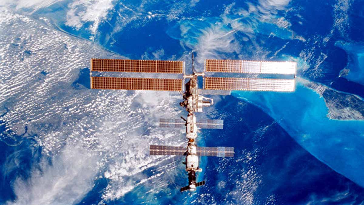 Smoke in space station