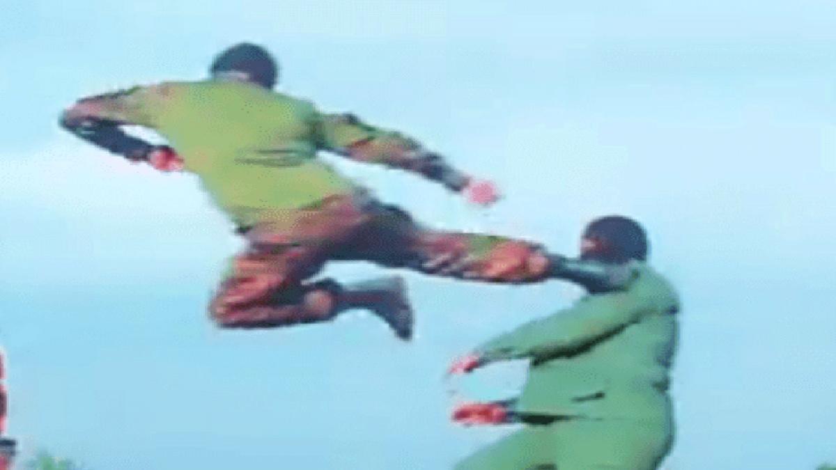 मार्शल आर्ट ट्रेनिंग करते तालिबानी 