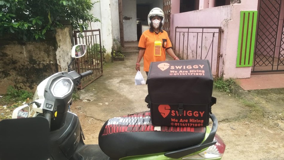 Ex nurse turn swiggy delivery woman (aajtak.in)
