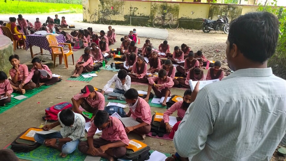 गोंडा का एक उच्च प्राथमिक विद्यालय (aajtak.in)