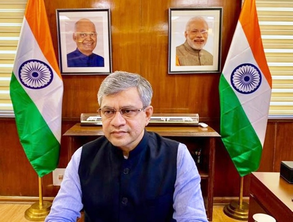 रेल मंत्री अश्विनी वैष्णव को टैग किया था 