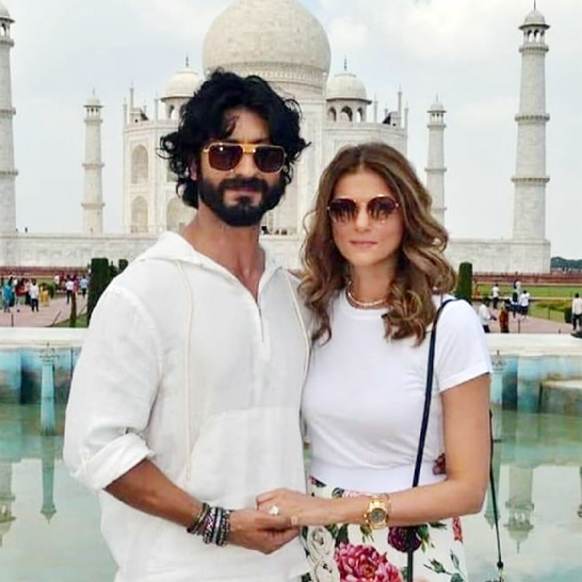 विद्युत जामवाल-नंद‍िता म‍हतानी