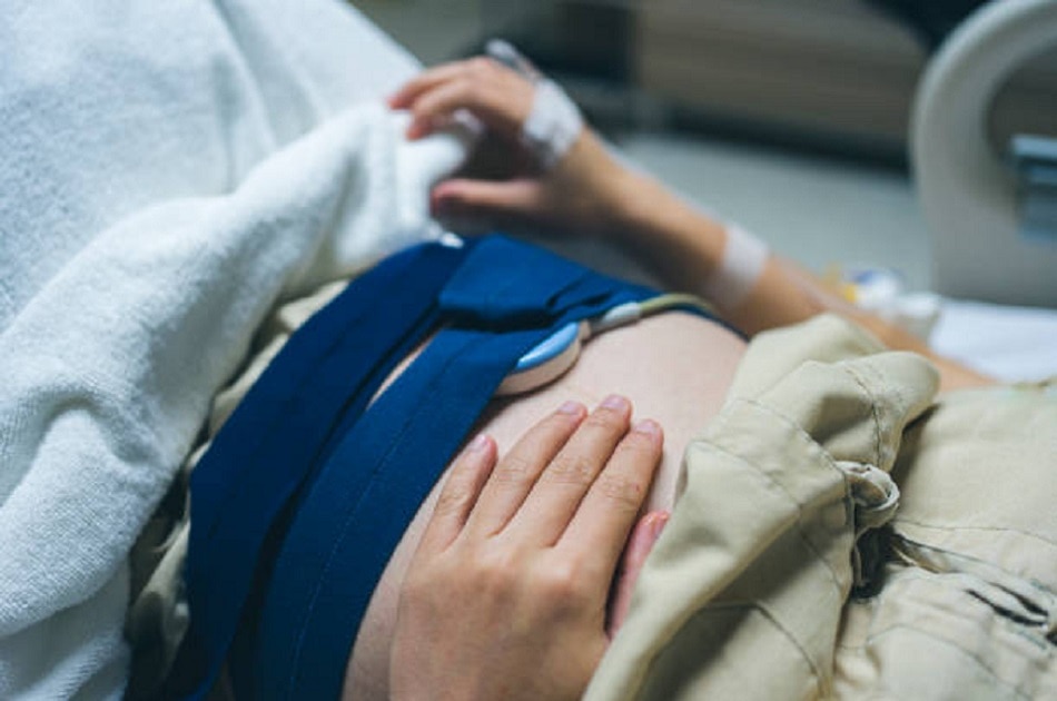 गुप्तांग में फंसा लिया USB केबल