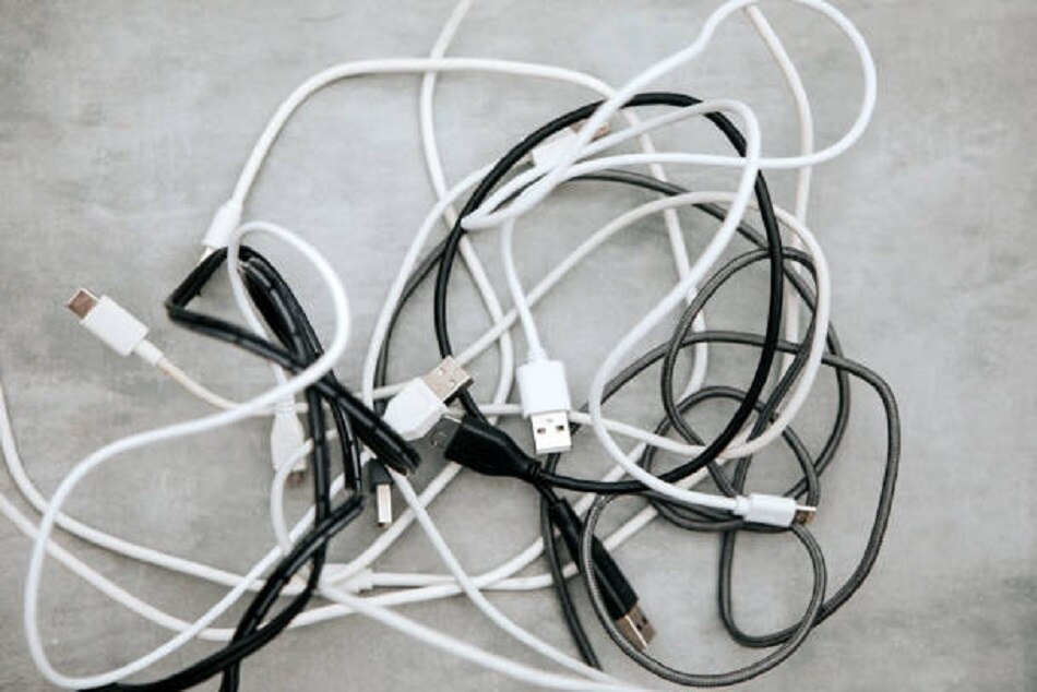 गुप्तांग में फंसा लिया USB केबल