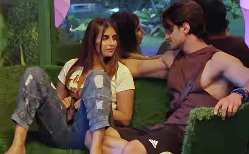 माइशा अय्यर और ईशान सहगल