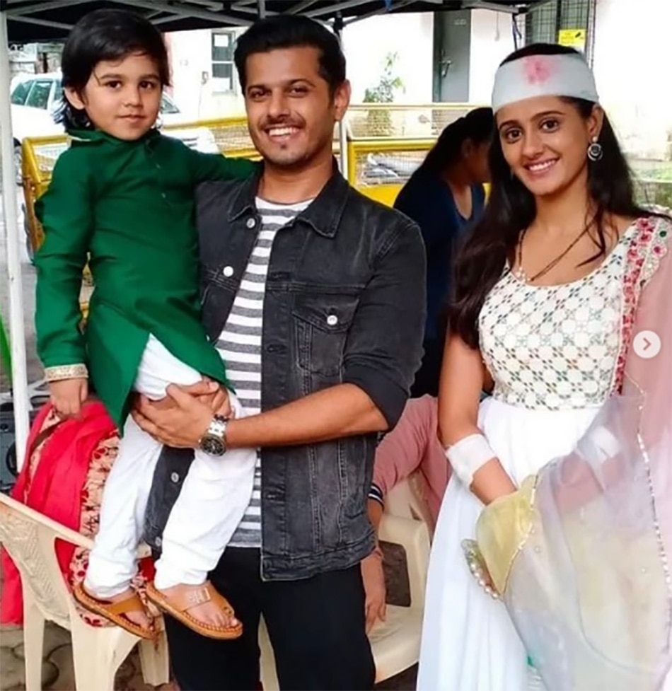 गुम है किसी के प्यार में 