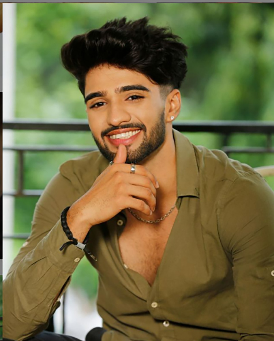 जीशान खान, रेहाना पंडित