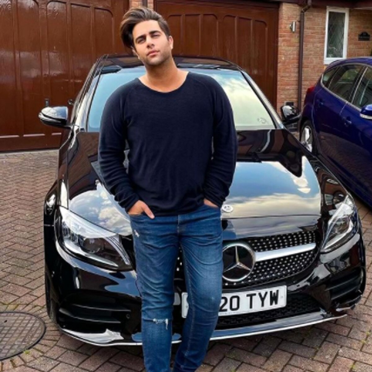  राजीव अदातिया 