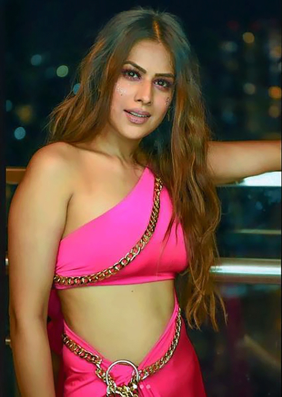 निया शर्मा