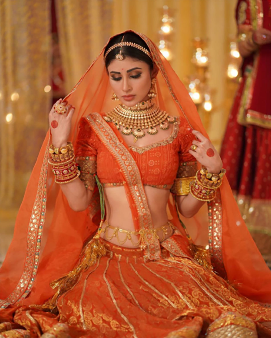 मौनी रॉय