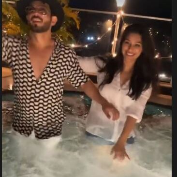 अर्जुन बिजलानी अपनी वाइफ के साथ