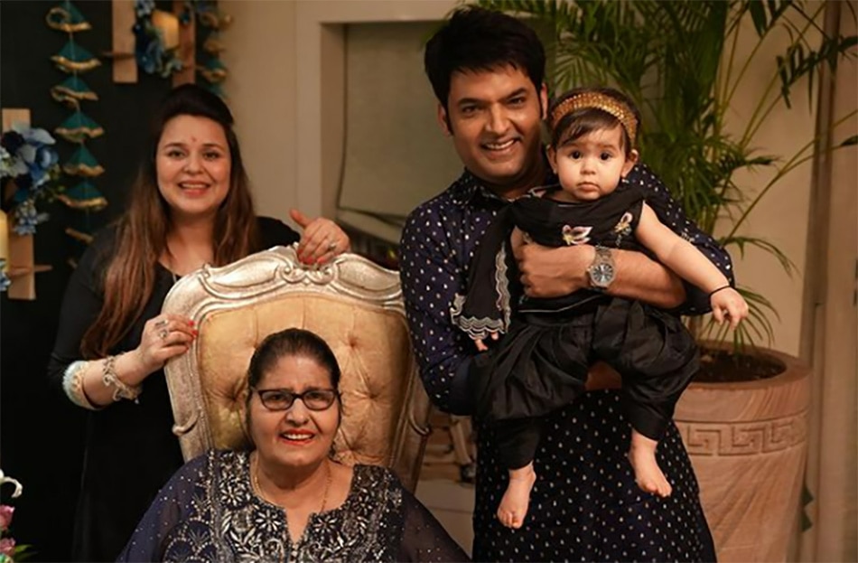 कपिल शर्मा और गिन्नी चतरथ परिवार के साथ