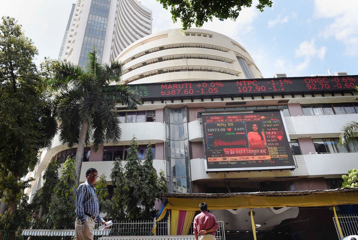 सेंसेक्स ने करीब 51 फीसदी का ही रिटर्न दिया