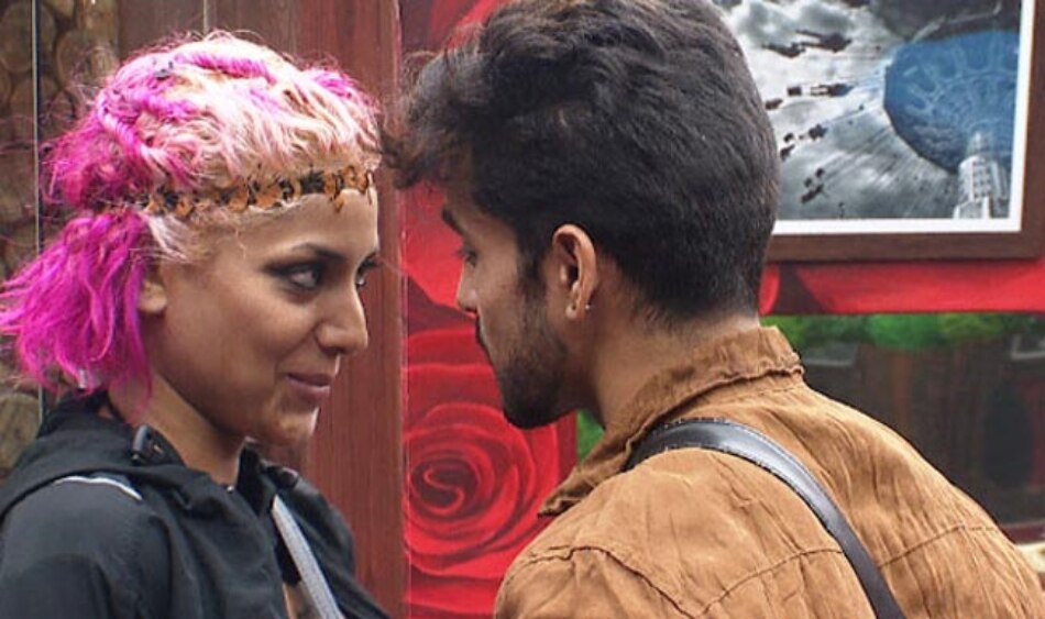 गौतम गुलाटी, डिएंड्रा सोअर्स